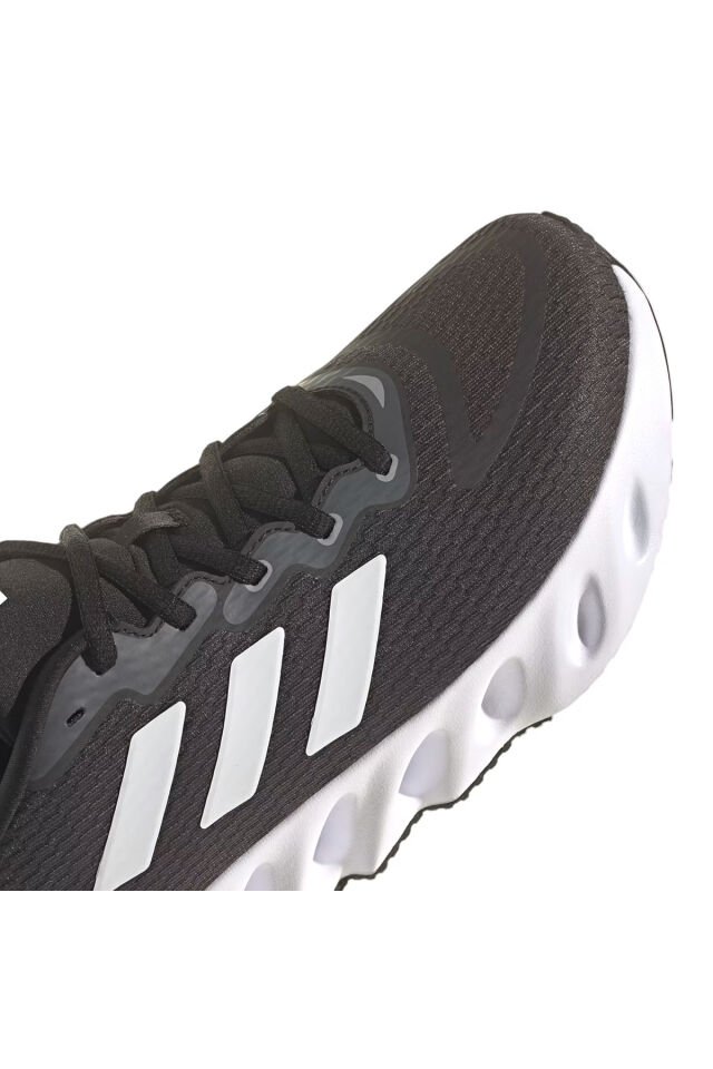 Switch Run M Erkek Siyah Koşu Ayakkabısı IF5720